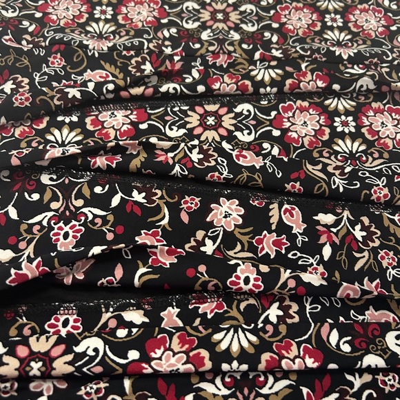 White House Black market top, sleeveless floral, tank top size medium - Picture 14 of 14